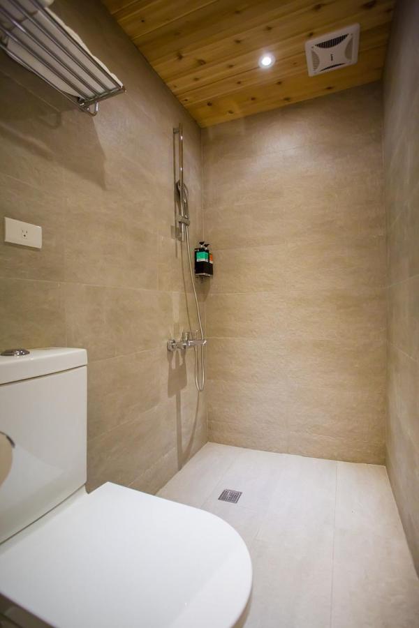 Mini West Hotel Taichung Exterior photo
